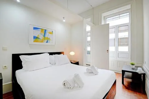 Bright Cedofeita Flat with Balcony