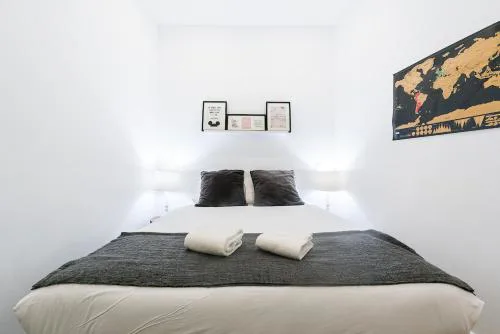 Cantinho do Porto - Metro 1 Minute Away