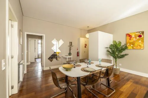 Cardosas Square Living