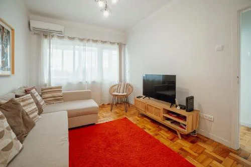 Cedofeita Flat by Hosty