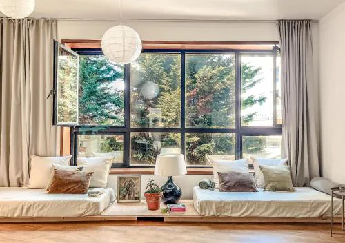 Central Loft with free parking
