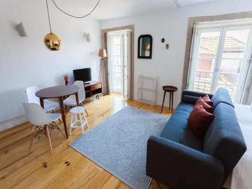 Central Porto apartment with balcony