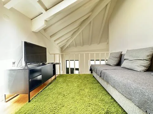 Charming 2-Bedroom Apartment in Porto