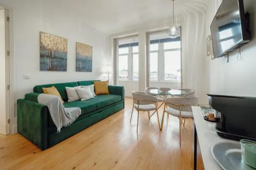 Downtown Premium Apartment by Vacationy