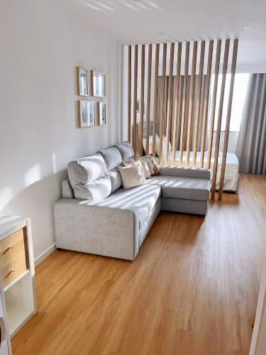 Downtown Studio 80 meters to metro and Free Parking