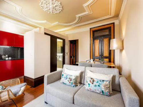 Duplex 2 Bedroom Apt for 3 in Bolhão Market