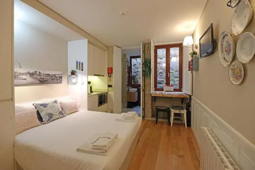 FLH Porto Ribeira Typical Studio