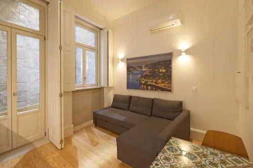 FLH Porto Traditional Studio with Terrace