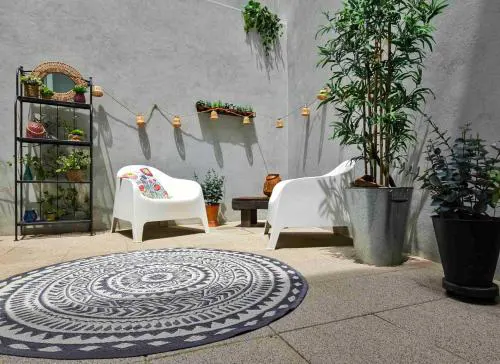 Flores'Old Town - Elegant studio with roomy patio