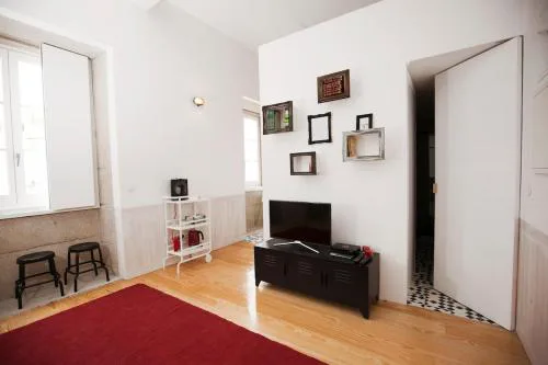 GET Lights and Books in Flat