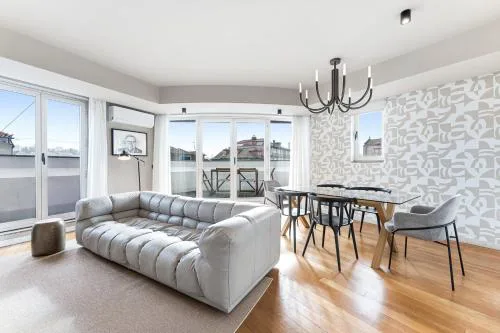 GuestReady - Blue shades with panoramic city views