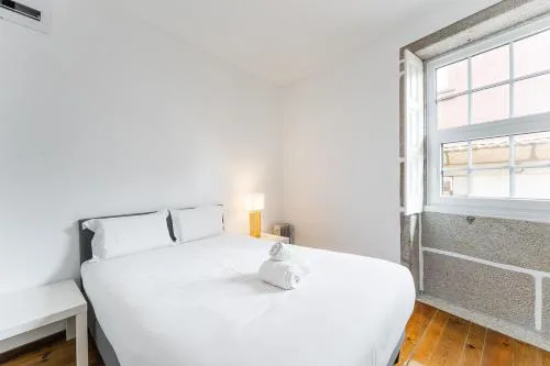 GuestReady - Modern Duplex, Neo-Classical Building
