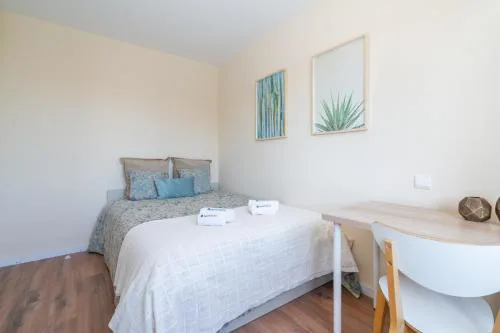 Host Wise - Fantastic Contemporary Flat w Balcony