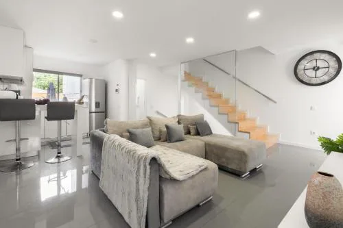 Host Wise - Spacious Noble Apartaments Ace Location
