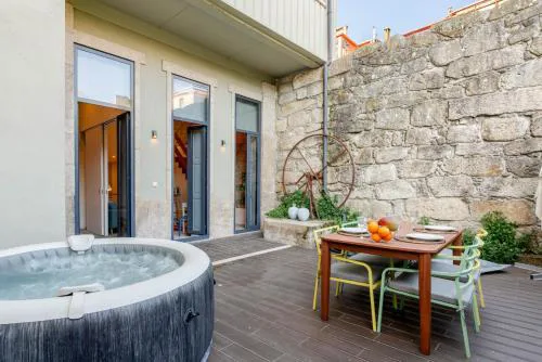 Invictus Escape – Jacuzzi & Charm in the City