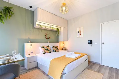Julio Dinis Porto Secret Retreat - by Guest SPA