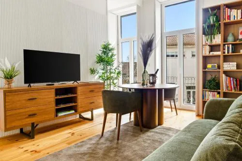 Library House With AC near metro