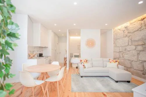 Liiiving in Porto - Aliados Stone Apartment