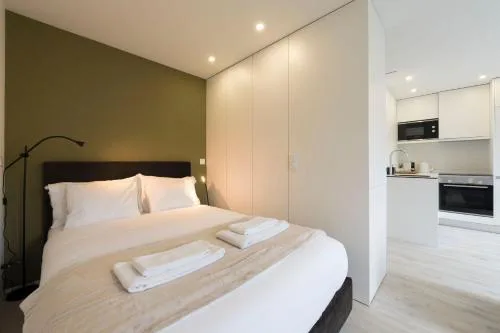 LovelyStay - Modern Loft with Gym & Free Parking minutes away from CBD