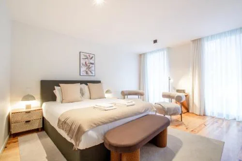 Luxurious Studio Retreat in Porto by LovelyStay