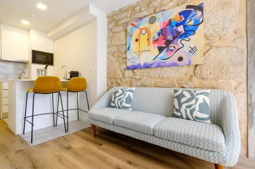 Magnolia 1 Luxury with AC Metro Downtown Porto