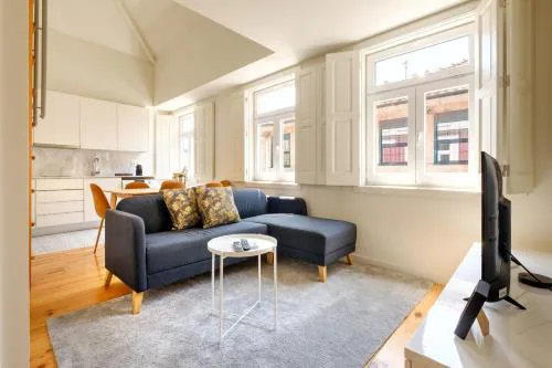 Magnolia 5 Luxury with AC Metro Downtown Porto