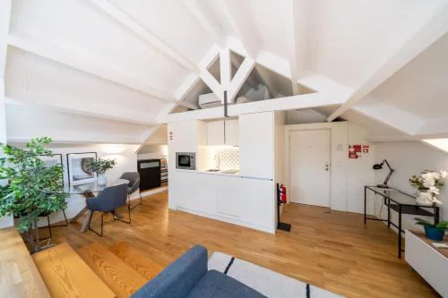 Mercadores Apartment by Amber Star Rent
