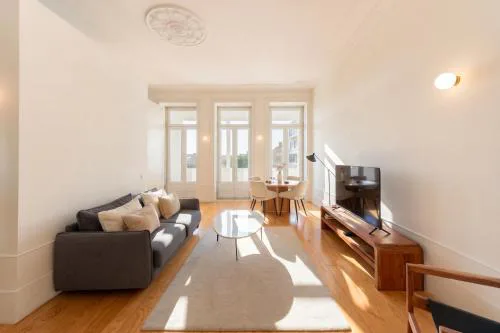 Modern Charming Loft with balcony in central Porto by Lisbeyond