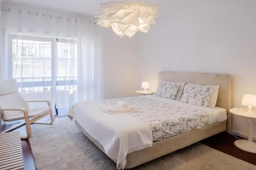 Music House 3 bedroom Apt w garage