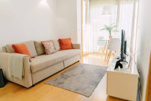 Oporto Yellow Apartments