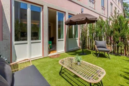 Pink Lux Apartments