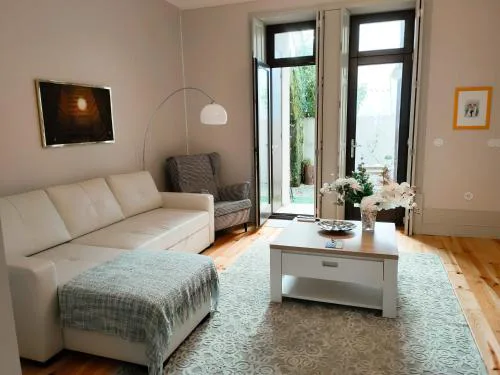 Porto Historic - Apartment with Private Patio