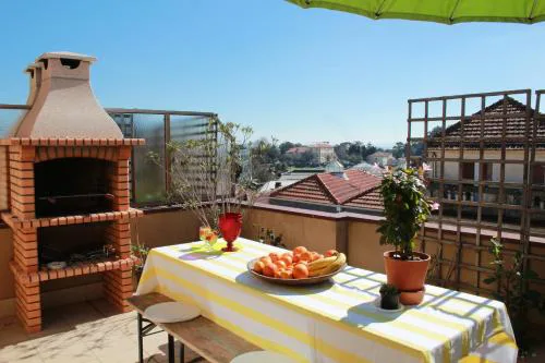 Pretty flat with terrace, air cond, free parking, by Porto with Love LDA