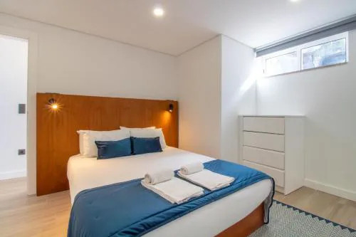 Quiet Duplex w Patio in Lapa by LovelyStay