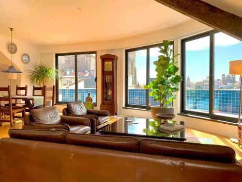 Spacious Apartment in Porto with Terrace