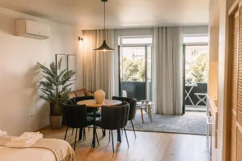 Spacious loft w. balcony in the heart of the city
