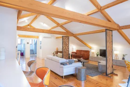 Tomas Loft