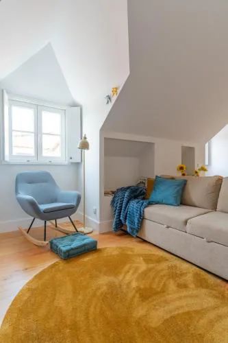Upper Story 1BR AC and Workspace