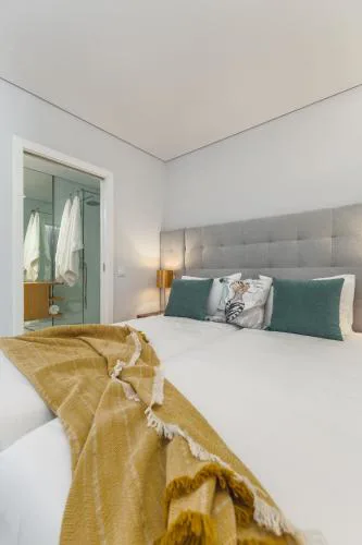 Urban Oasis Six Suites Apts Porto