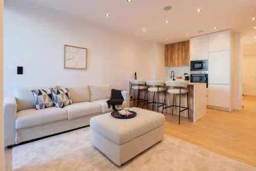 Urban Terrace & Stylish Living Spaces by HostWise
