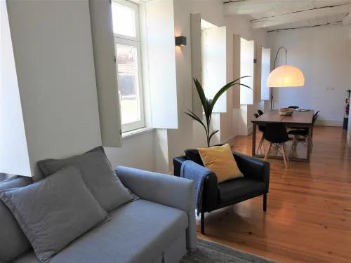 White Lotus Luxury 2BR with AC Downtown Porto
