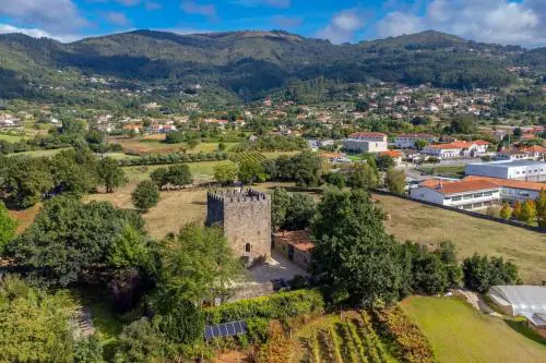 Casas da Torre Medieval - by Proguest