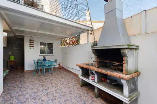 Tour House