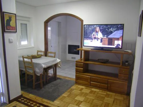 House in quiet place, free parking