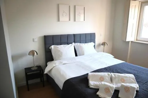 2 BR Apartment Metro 2 Min Porto 15 min Parking