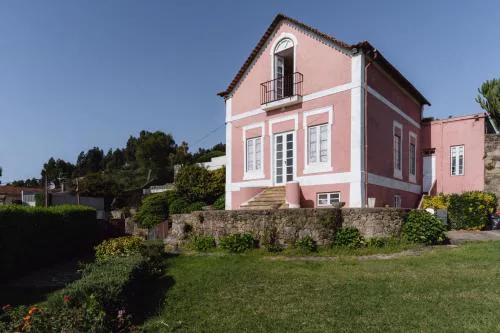 Villa with private pool and garden by Go2oporto