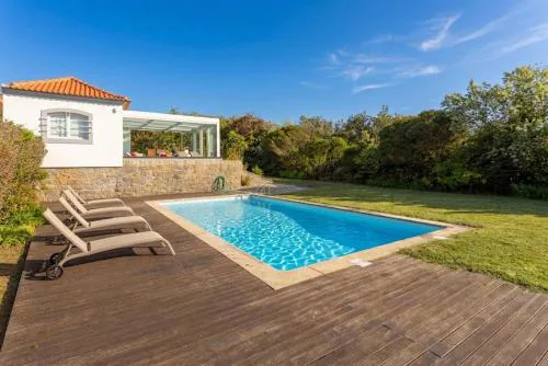 Liiiving in Gaia - Sunny Pool House