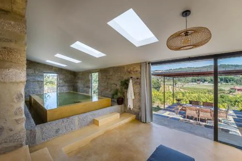 Lemon Villa with Private Indoor Heated Pool - Oporto Lemon Farm, near Porto