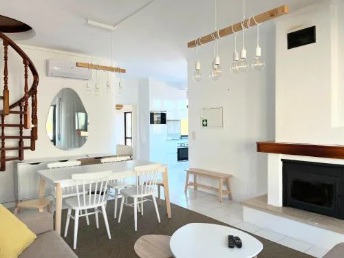 Salt Beach Apartments B