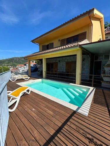 Casa Amarela da Caniçada